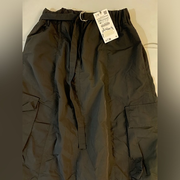NWT ZARA Nylon Black Long Cargo Skirt With Back Slit Size XS - Picture 7 of 10